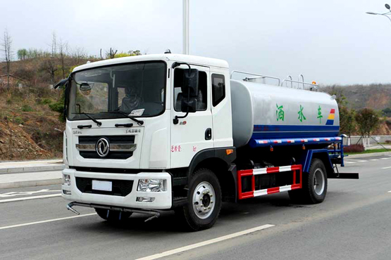 怎樣排除灑水車柴油機(jī)過早、過遲的噴油現(xiàn)象？